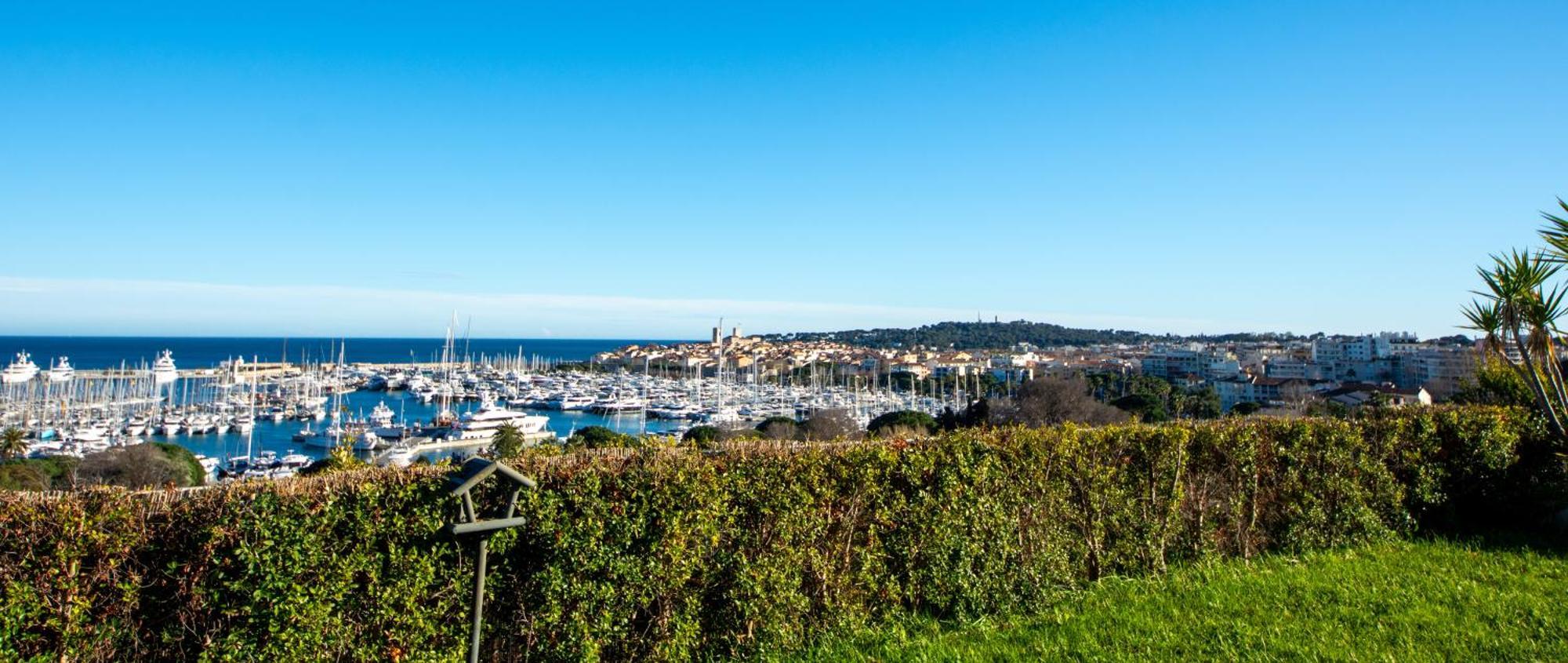 Rooftop, Sea View, Facing The Harbor, Near Center And