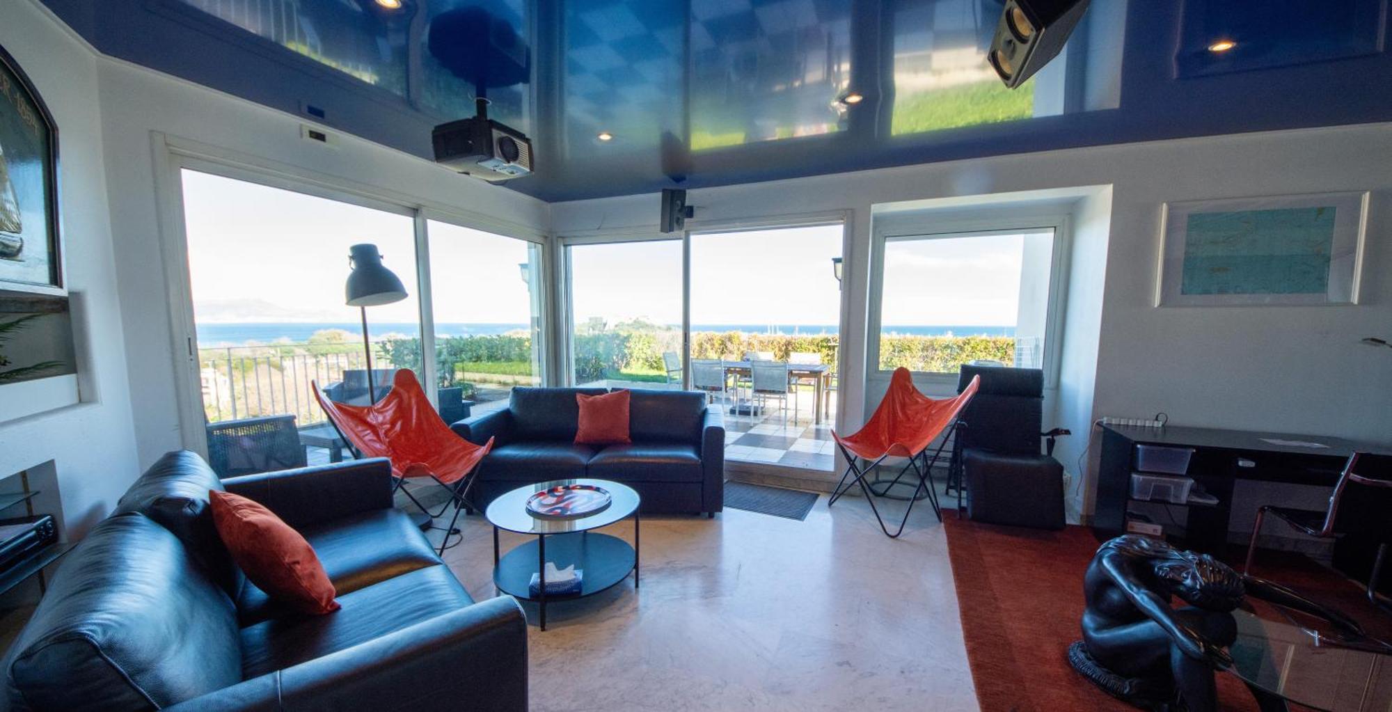 Rooftop, Sea View, Facing The Harbor, Near Center And Apartment *