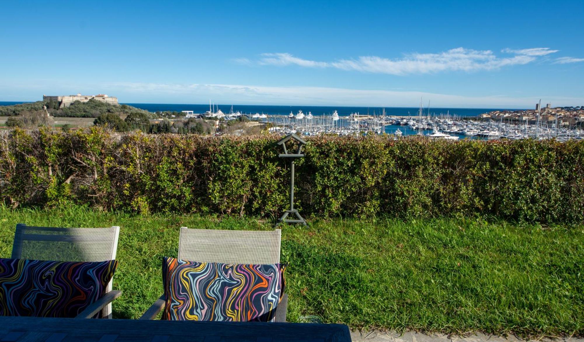 Rooftop, Sea View, Facing The Harbor, Near Center And Apartment *