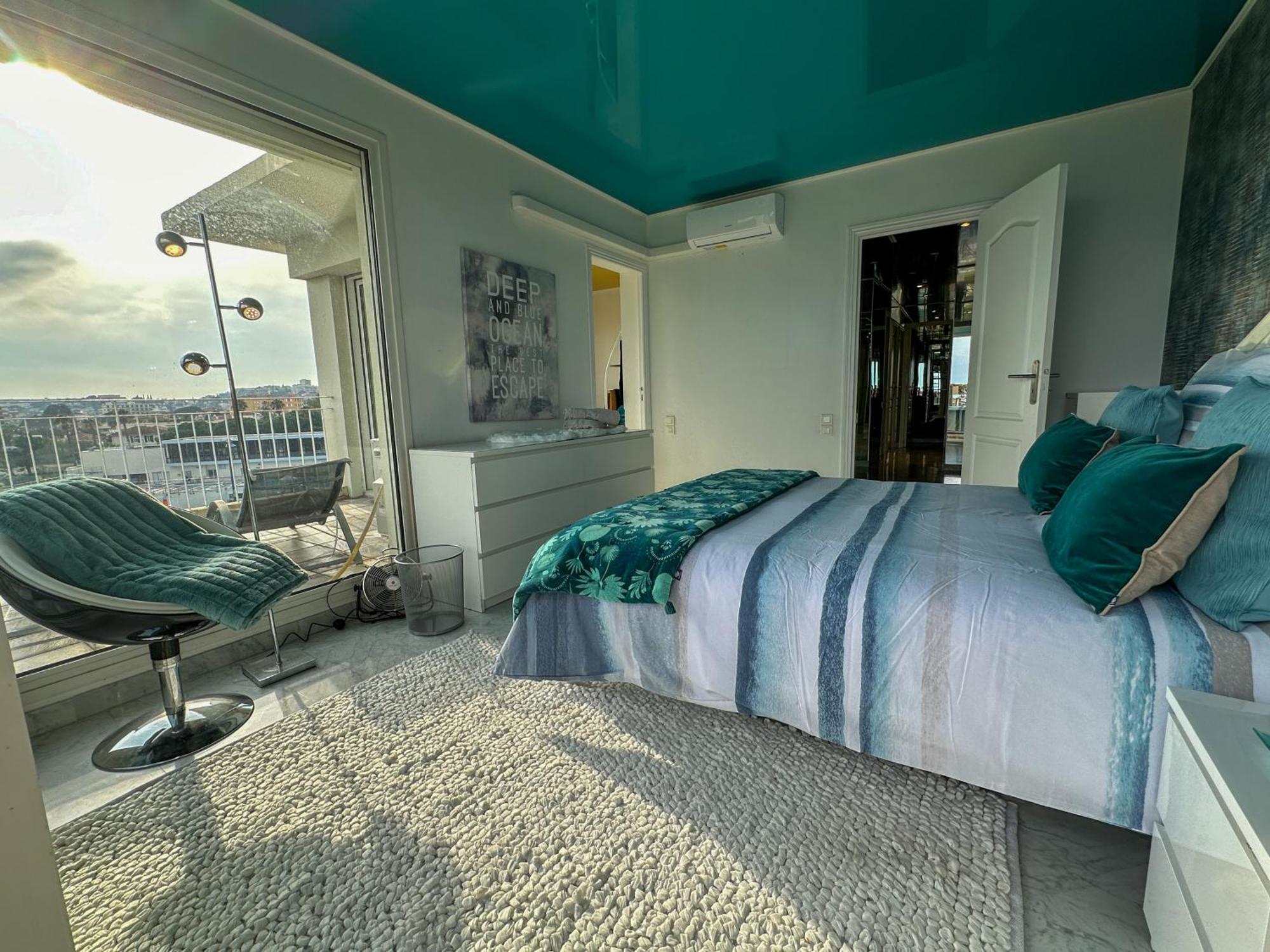 Rooftop, Sea View, Facing The Harbor, Near Center And Apartment *