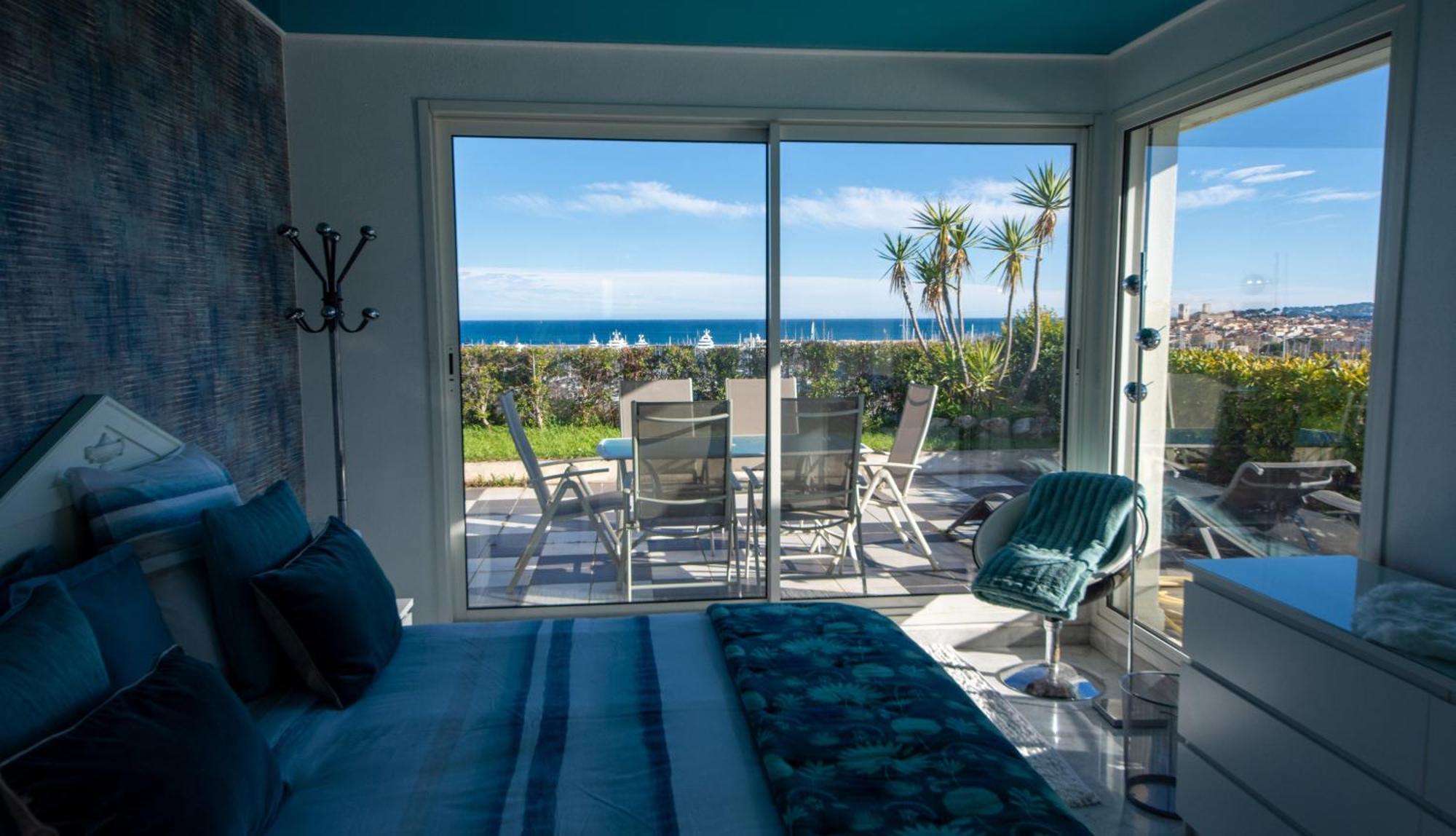 Rooftop, Sea View, Facing The Harbor, Near Center And Apartment