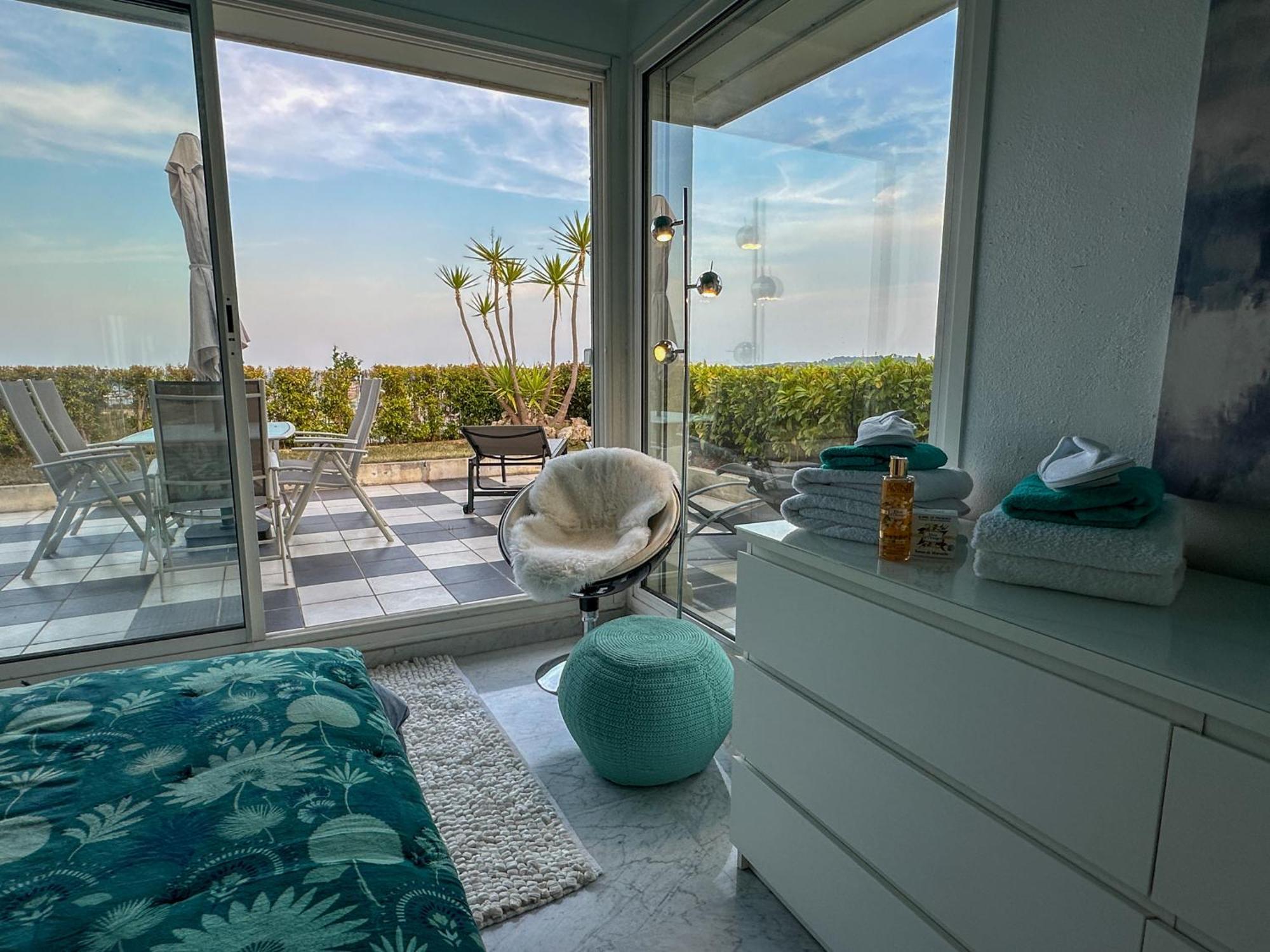 Rooftop, Sea View, Facing The Harbor, Near Center And