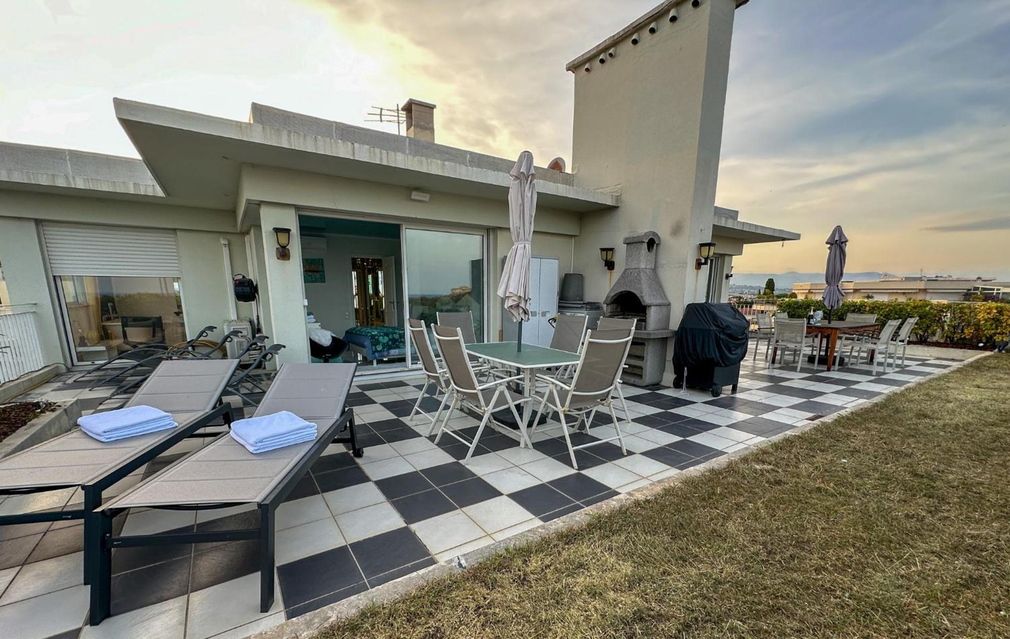 Rooftop, Sea View, Facing The Harbor, Near Center And Apartment *