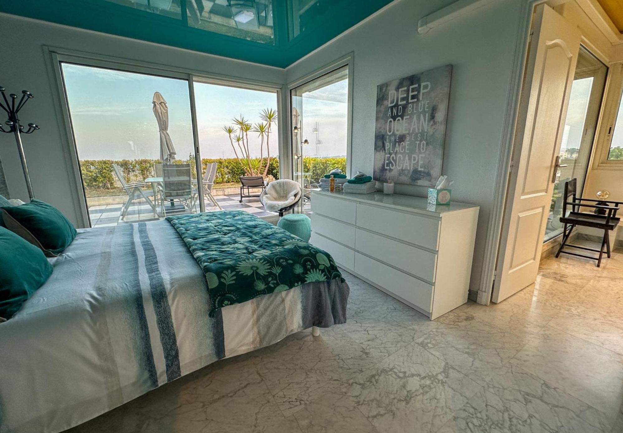 Rooftop, Sea View, Facing The Harbor, Near Center And Apartment Antibes